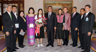 นายกรัฐมนตรี มอบเงินสนับสนุนน้องเมย์