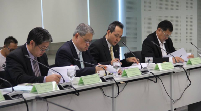 การประชุมคณะอนุกรรมการพิจารณากลั่นกรองการให้ทุนการศึกษาของนักกีฬาและบุคลากรทางการกีฬา ครั้งที่ 1/2558